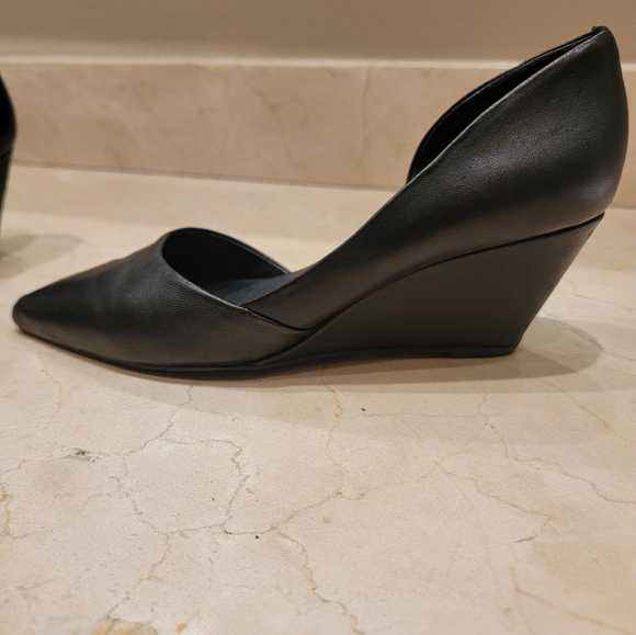 Kenneth Cole New York Shoes - Kenneth Cole Ellis Almond Toe Wedge Pump Black 7